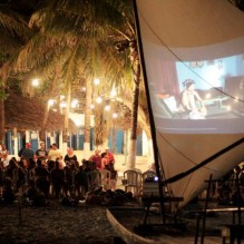 Cine Jangada na beira do mar